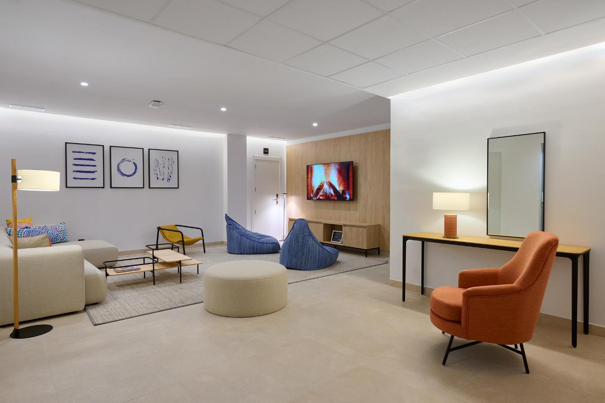 Apartamentos Luna Suites Grenada Zewnętrze zdjęcie