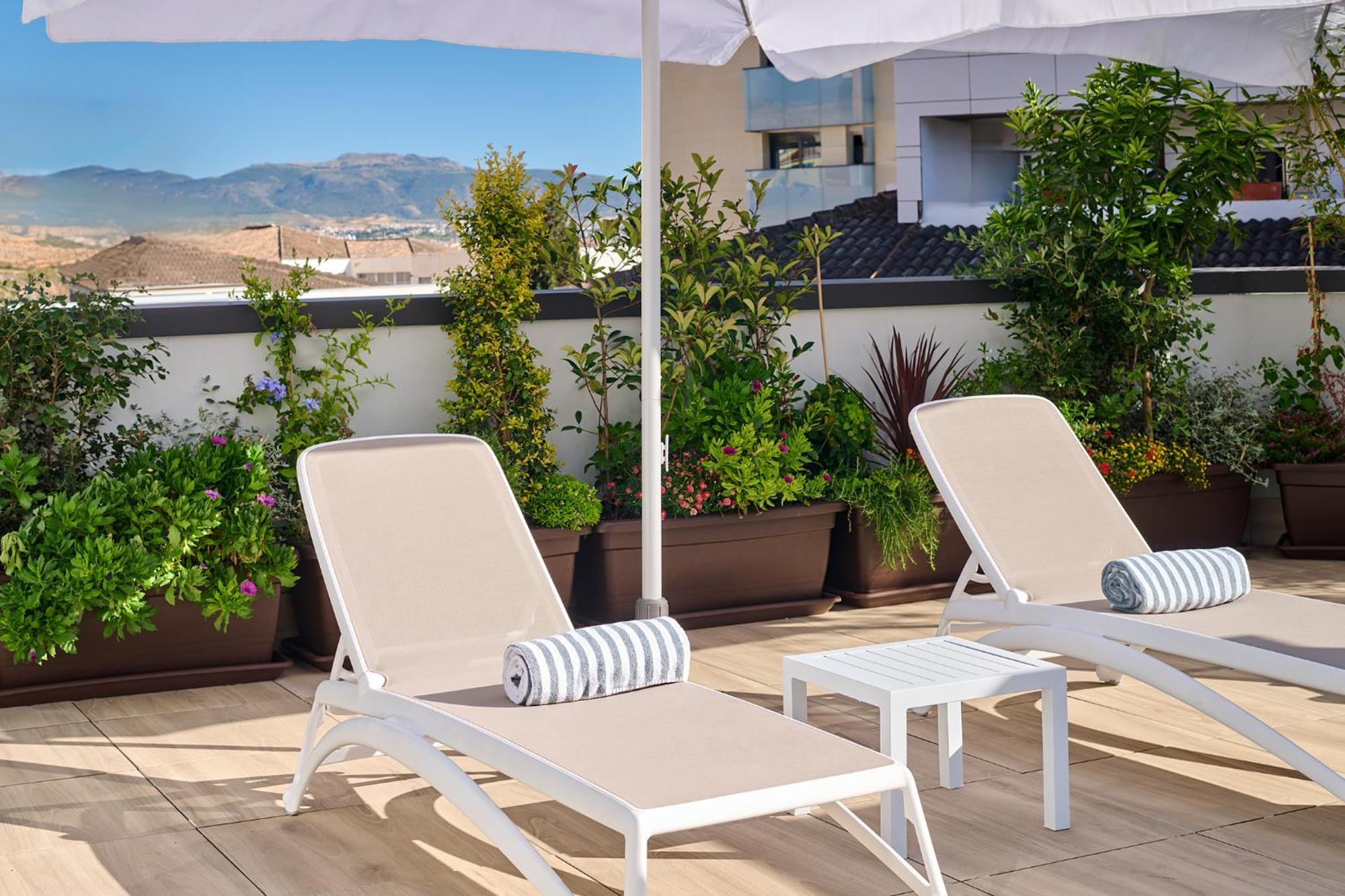 Apartamentos Luna Suites Grenada Zewnętrze zdjęcie