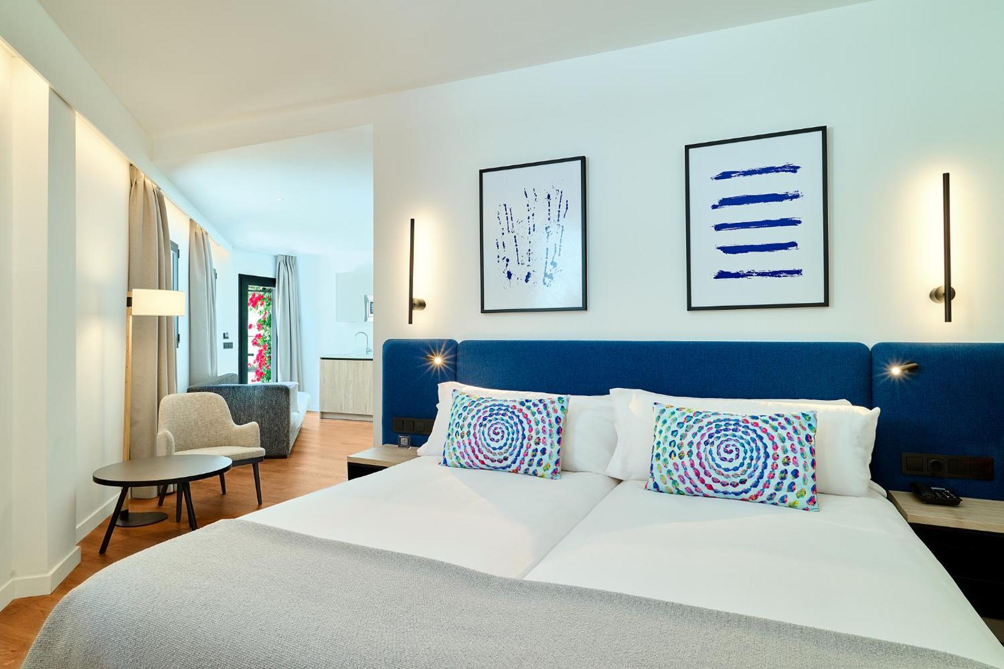 Apartamentos Luna Suites Grenada Zewnętrze zdjęcie