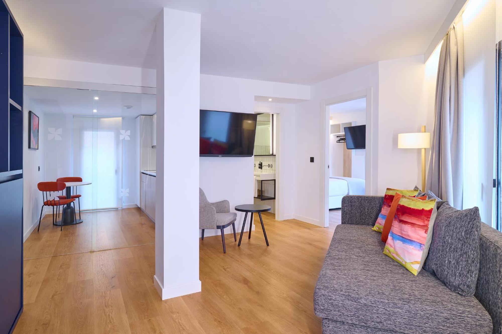 Apartamentos Luna Suites Grenada Zewnętrze zdjęcie